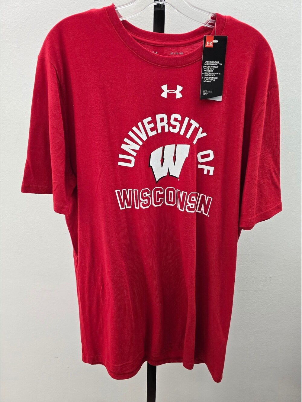 Under Armour Wisconsin Badgers NCAA T-Shirt XL NWT